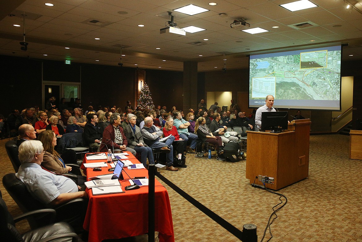 Phillip Boyd with Welch Comer Engineering gives a Atlas/Riverstone Traffic Study presentation at Tuesday night&#146;s Planning Commission meeting at The Coeur d&#146;Alene Public Library. (LOREN BENOIT/Press)
