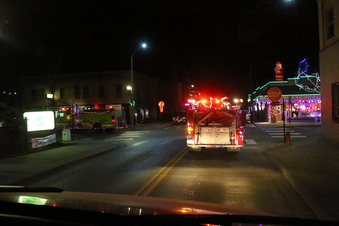 Photo by MANDI BATEMAN
The fire trucks arrive in Bonners Ferry.