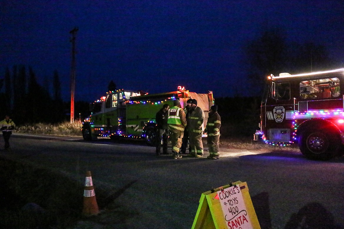 Photo by MANDI BATEMAN
Santa&#146;s Chariots of Fire at the Paradise Valley Fire station.