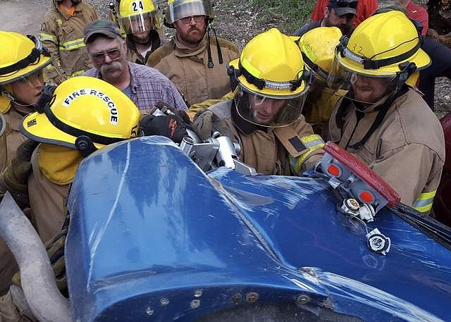 &lt;a href=&quot;https://www.thewesternnews.com/local_news/20180529/troy_chief_retires_from_firefighting_after_32_years&quot;&gt;Larry Chapel, the soon-to-be retired Troy Volunteer Fire Department chief, watches over his firefighters during extrication training on April 16, 2016. (Photo courtesy Jessica Welch)&lt;/a&gt;