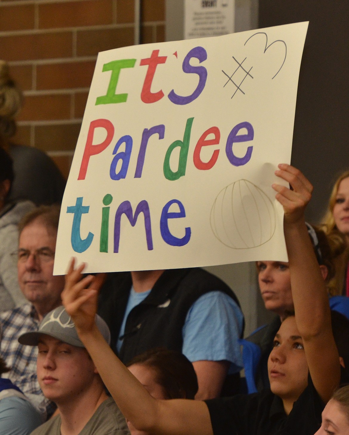 A Thompson Falls student shows support for the freshman Elli Pardee during last Thursday&#146;s game against Plains.