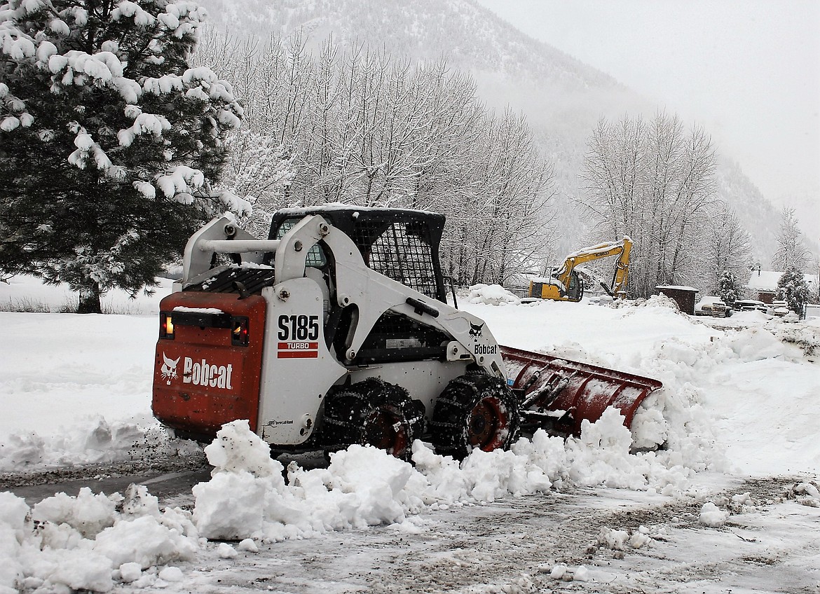 Sanders and Mineral residents found themselves digging out from an extreme winter storm dubbed the &#147;Pineapple Express&#148; with Pacific moisture moved into western Montana, accompanied by an anarctic air mass at the turn of the new year. (Kathleen Woodford/Mineral Independent)