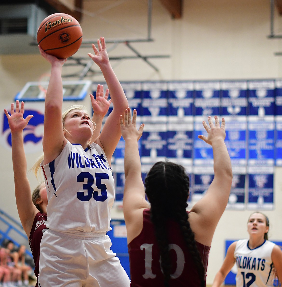 Wildkat Trista Cowan goes up for a shot over Hamilton&#146;s Mariola Tesoro Saturday. (Jeremy Weber photo)