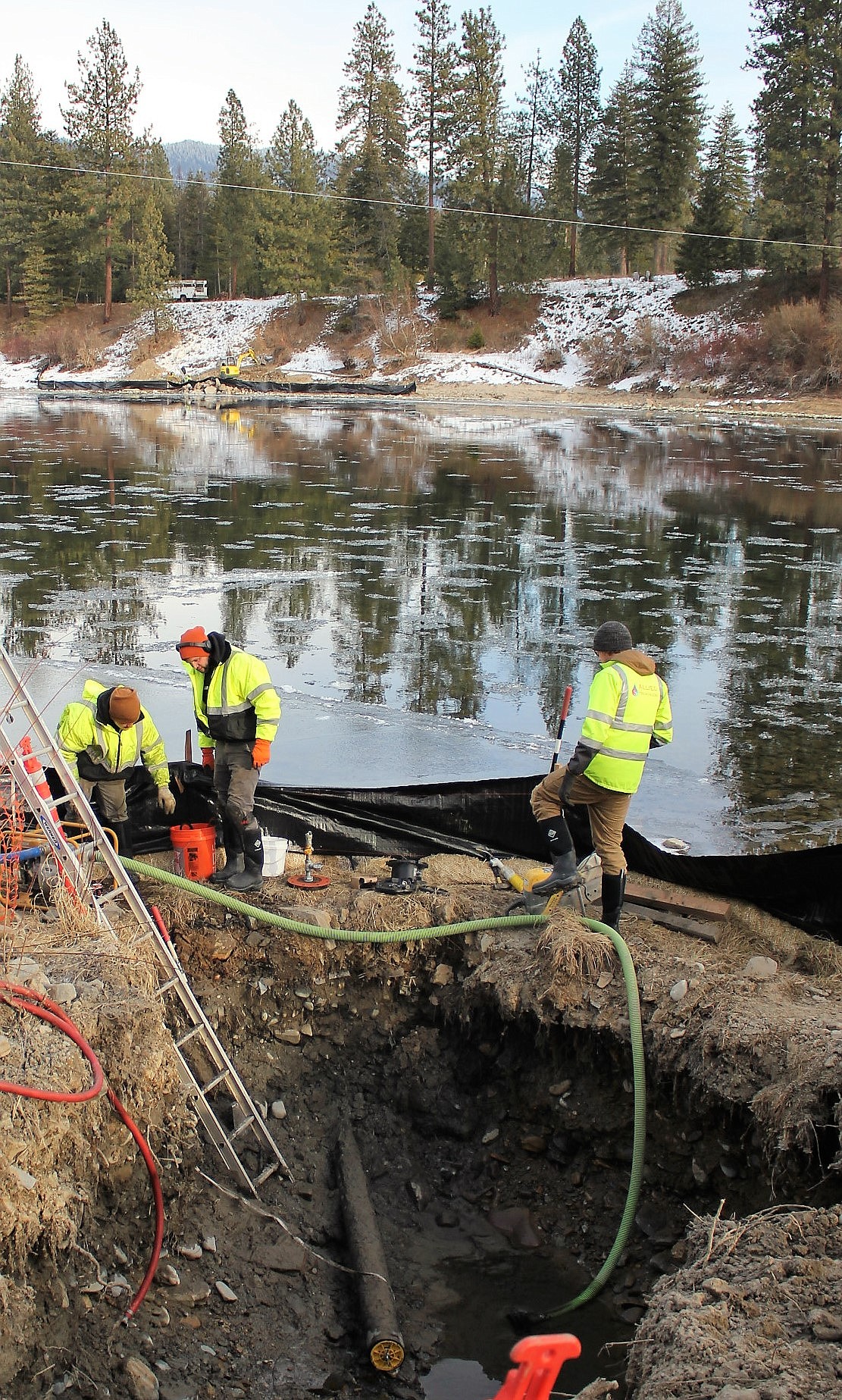 A break in a sewer pipe in St. Regis dumped approximately 1,400 gallons of raw sewage into the Clark Fork River. The leak was detected quickly and the pump turned off, causing no harm to people or the river, according to the Department of Environmental Quality. (Kathleen Woodford/Mineral Independent)