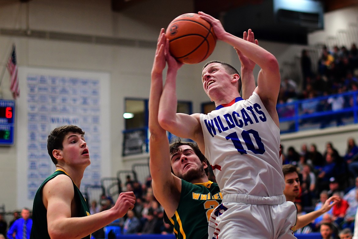 Dillon Wanner goes up for a tough shot against the Bulldogs Thursday. (Jeremy Weber photo)