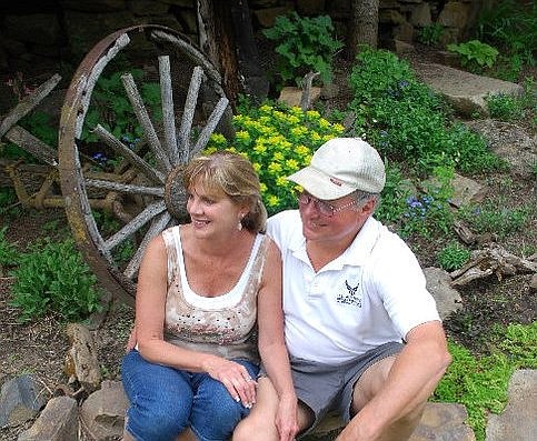 Lori and Larry Isenberg at home in  2011. (via Facebook)