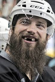 San Jose Sharks' Joe Thornton shaves off his famous bushy beard