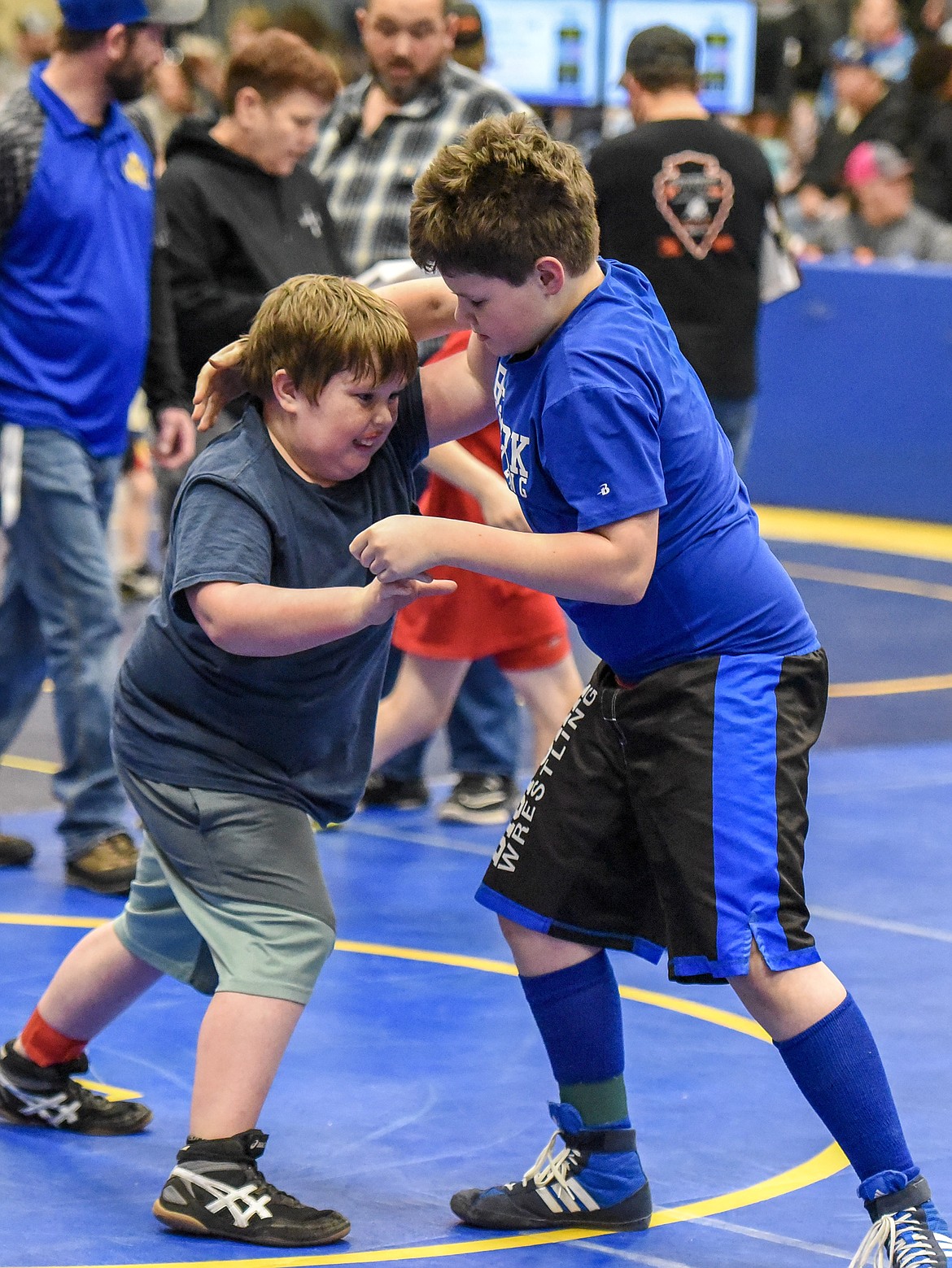 Hunter Nelson of Libby wrestles Aiden Tinney of Bigfork at the Kootenai Klassic Wrestling Tournament Saturday. (Ben Kibbey/The Western News)