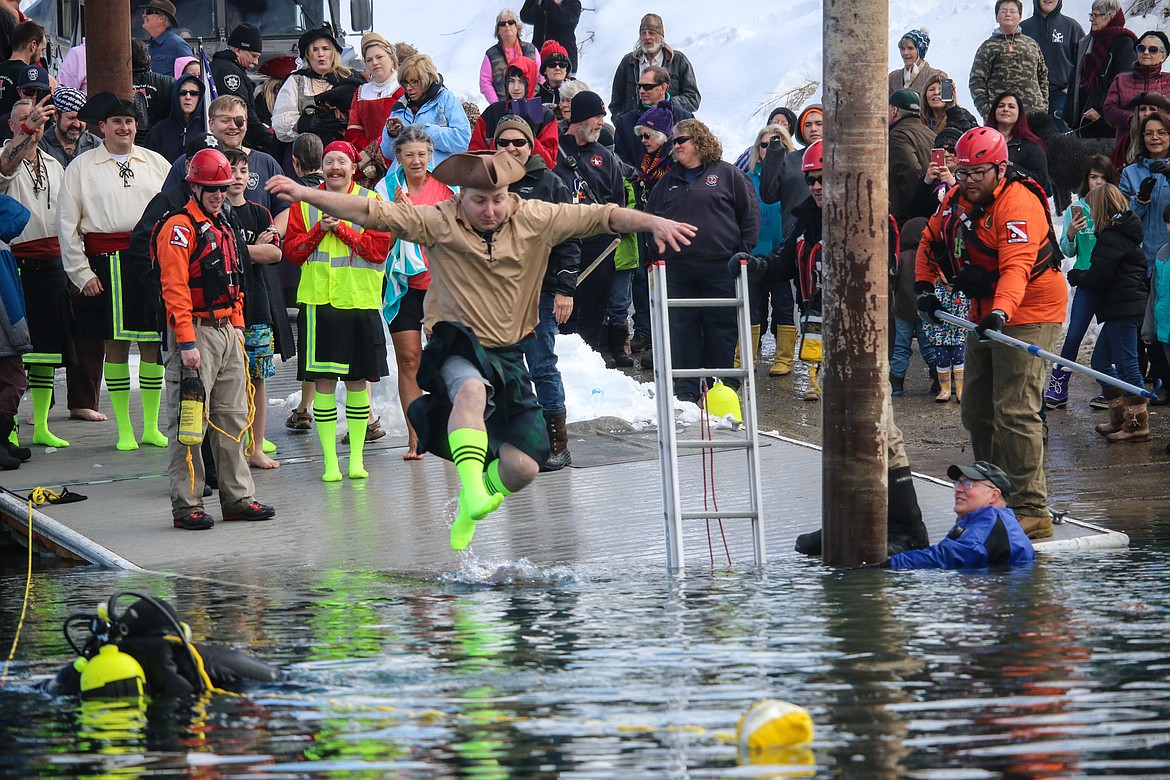 Photo by MANDI BATEMAN
Many people turned out to cheer on the plungers.