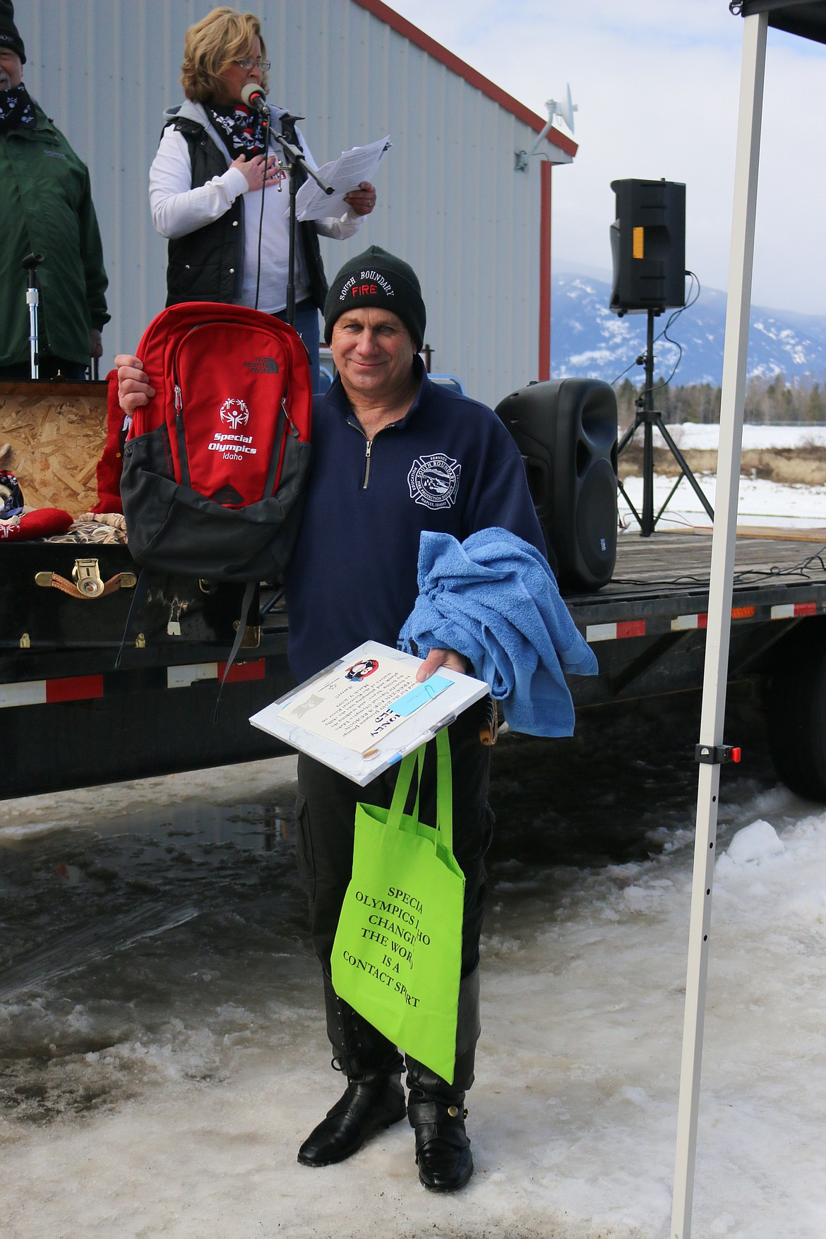 Photo by MANDI BATEMAN
South Boundary Fire Chief Tony Rohrwasser earned an award for the most donations.