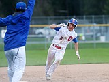 Davenport battles as Viks sweep