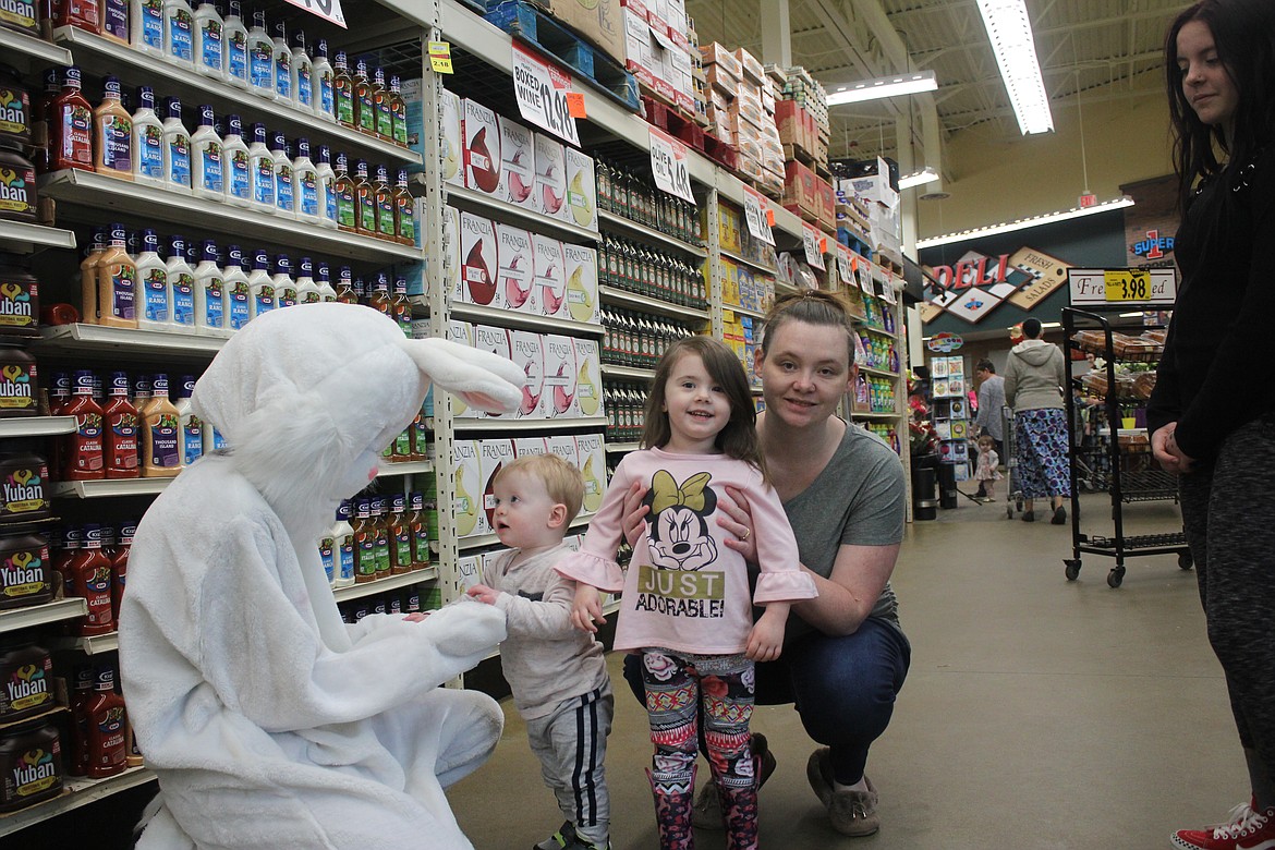 Photos by TANNA YEOUMANS
Mom Mikayla Hinson brought her kids Qeira and Isaac to meet the Easter Bunny at the Bonners Ferry Super 1.