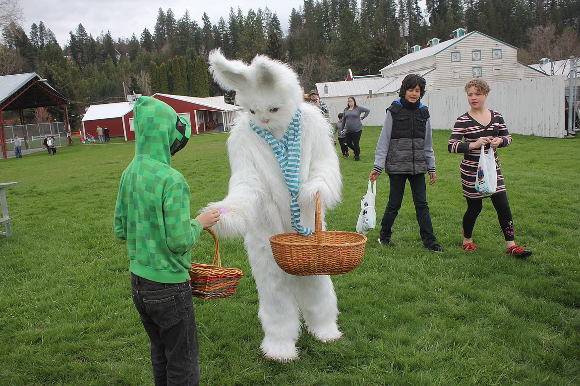 Photo by TANNA YEOUMANS
The Easter bunny handed out candy filled easter eggs.