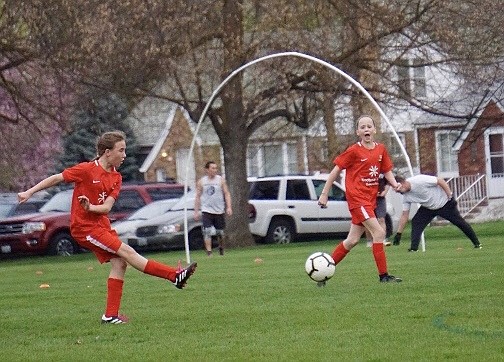 Courtesy photo
The Thorns &#146;07 Girls white soccer team defeated the Spokane Scotties 4-0 on Thursday. On Saturday, the Thorns tied the Spokane Evergreen FC 2-2. Pictured are Lily Smith, left, and Lily Bole of the Thorns.