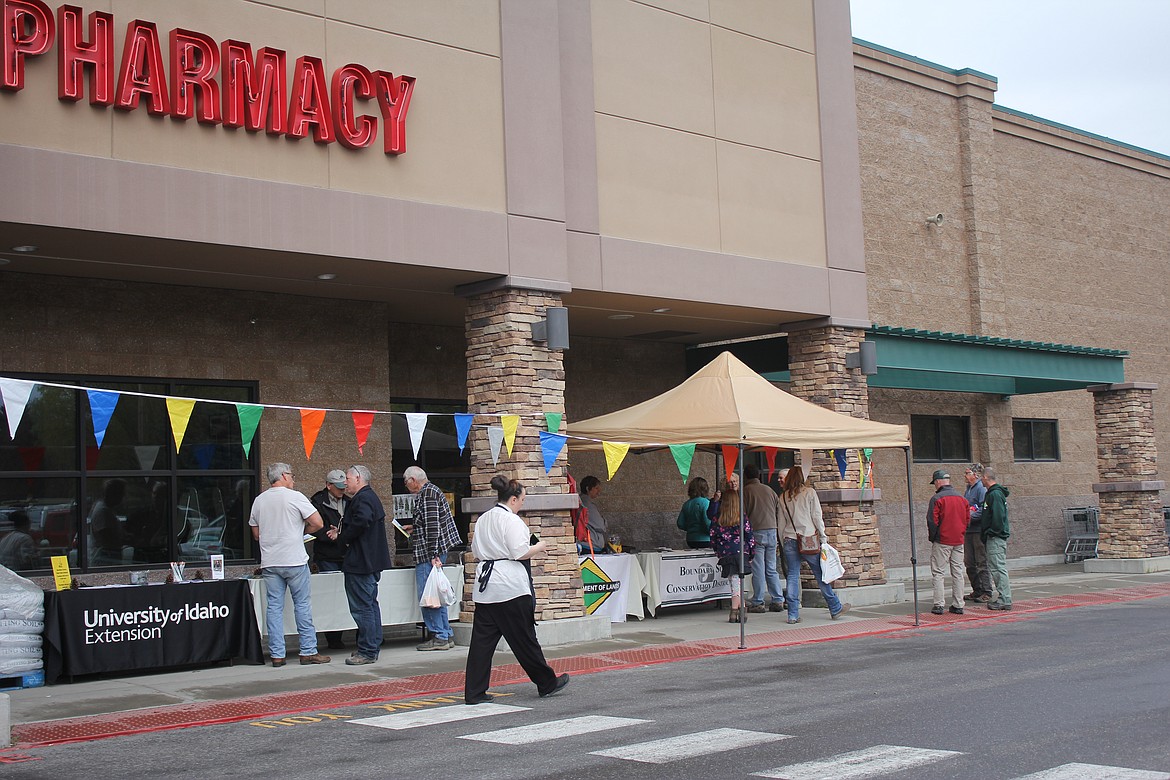 Super 1 Foods hosted their annual Arbor Day celebration complete with information about trees, wildlands, noxious weeds, and more.