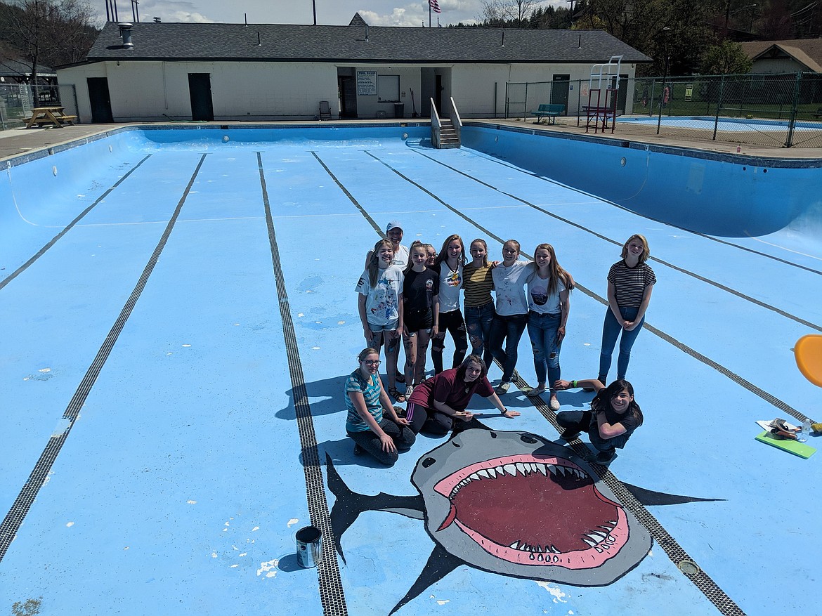 Courtesy photo
Kellogg Middle School students Kaitlyn Meier, Madison Meier, Keegan Smith, Megan Houston, Kaydence Lannen, Naisha Arnell, Payton Stuart, Tiereney Perkins, Greenly Stygles, Emily Larsen, and Myah Larsen all worked on the paintings both on and in the pool.