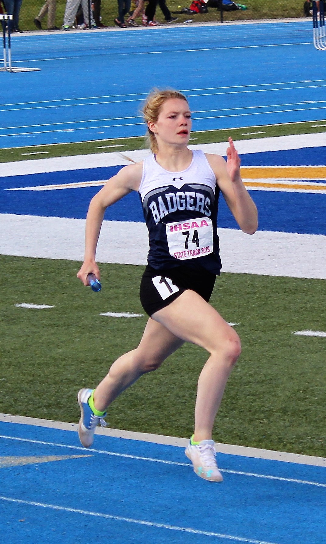 Photo by TERESA RAE
Emma Pinkerton in the 4x400.