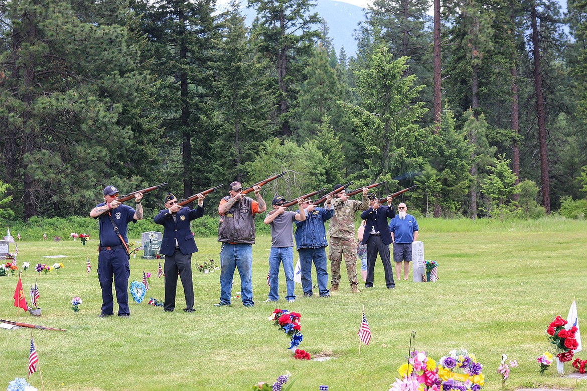 Photo by MANDI BATEMAN
The Honor Guard Salute by veterans of Boundary County.