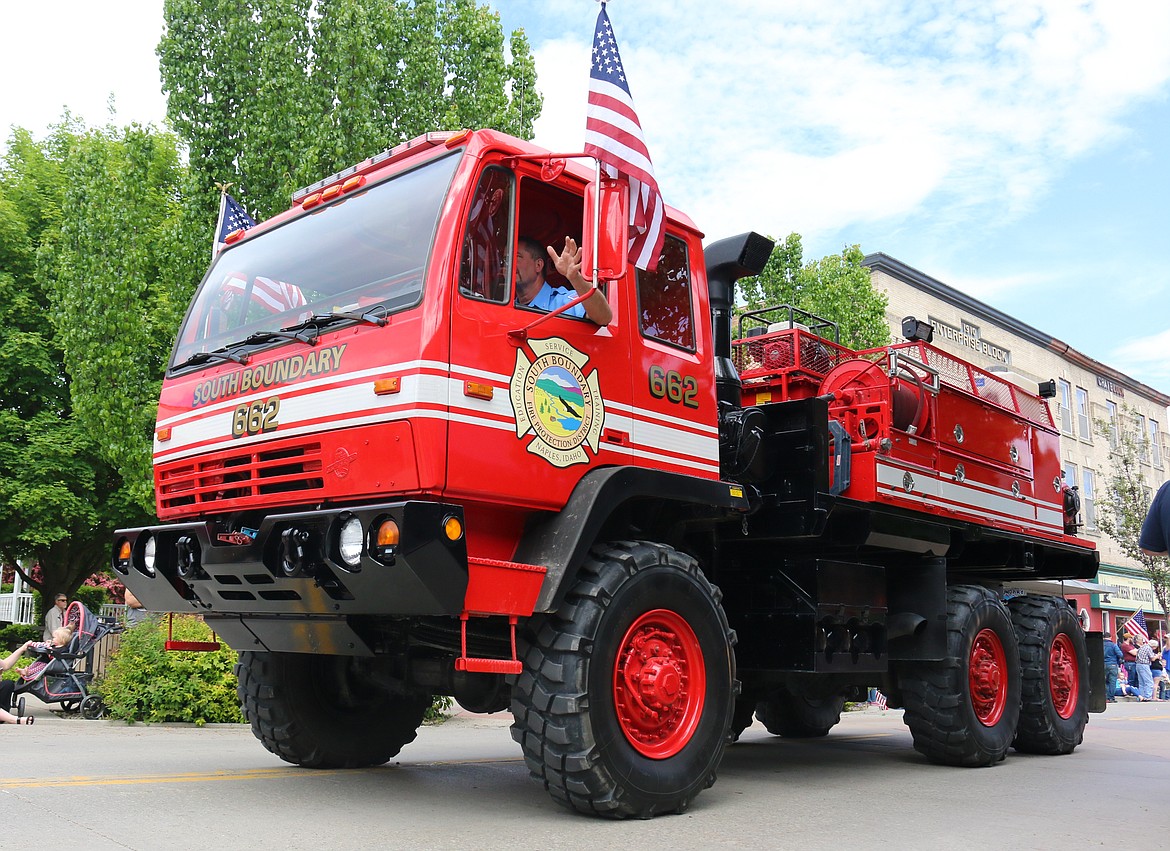 Photo by MANDI BATEMAN
Memorial Day Parade.