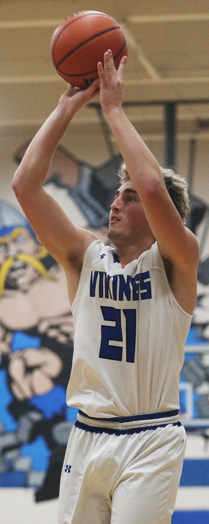 LOREN BENOIT/Press file
Carter Friesz playing basketball at Coeur d&#146;Alene High.