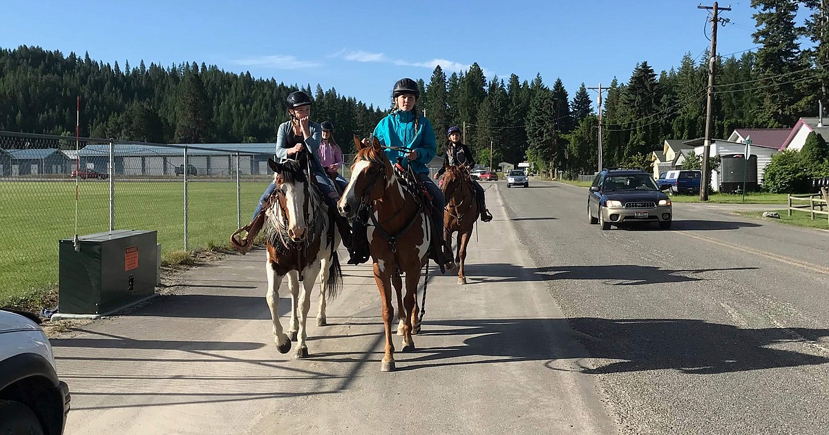 BFMS students ride horses to school Bonners Ferry Herald