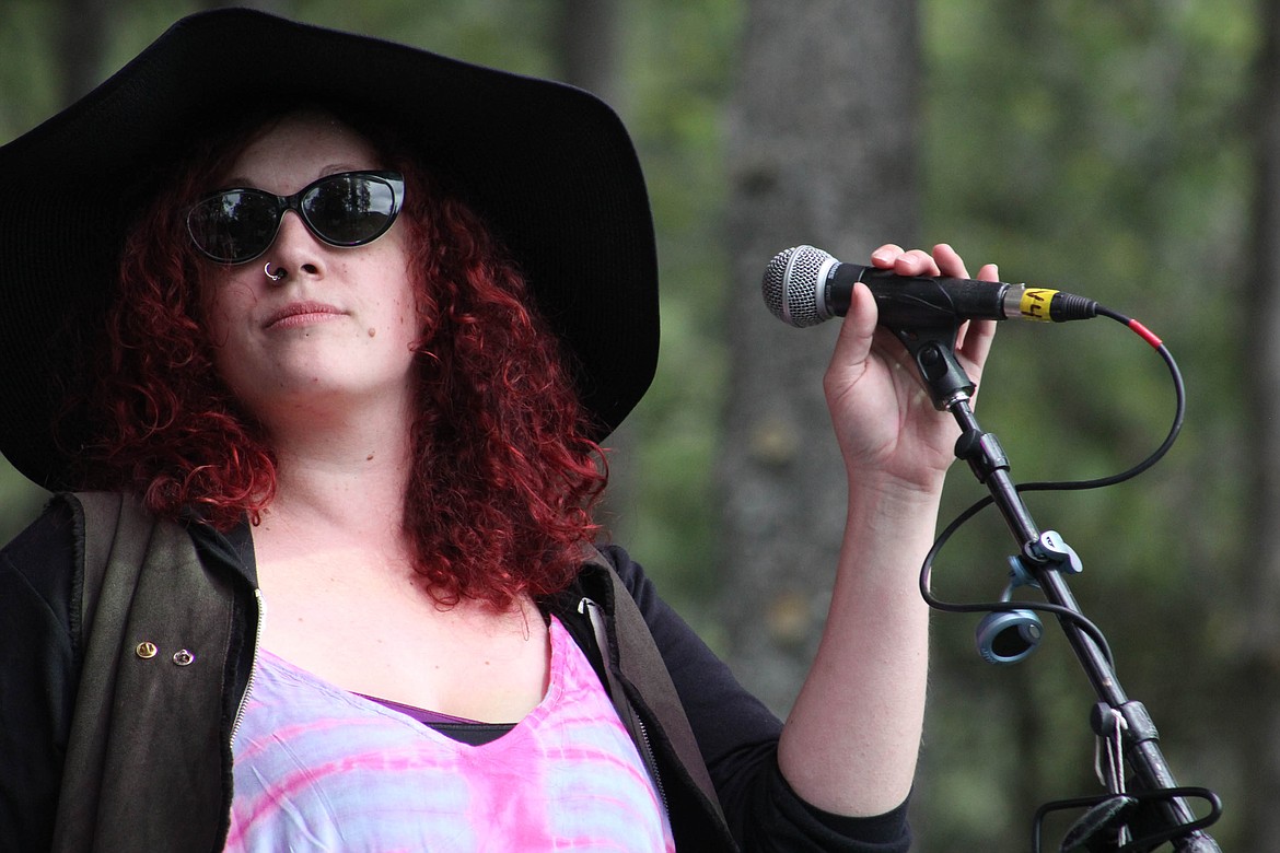 VOCALIST EMMAKelly pauses during her set with the Hawthorne Roots, which she and her sister, Madeline, formed in 2014.