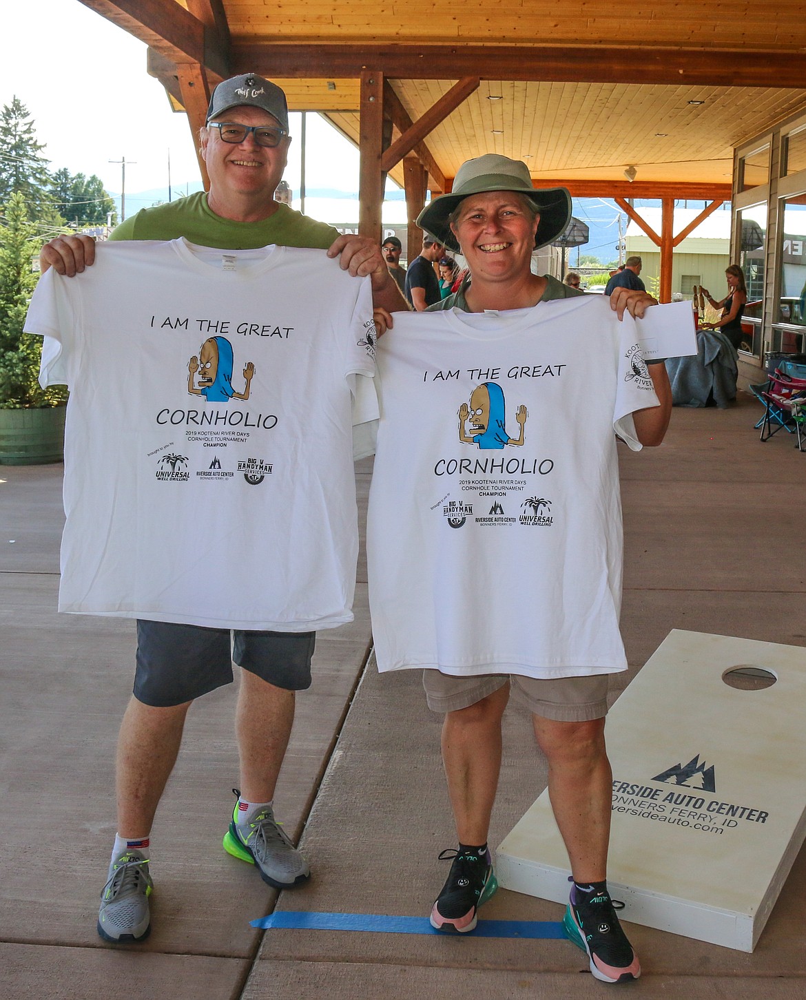 Photo by MANDI BATEMAN
Kenin and Beth Cunningham with their tournament winning prize t-shirts.