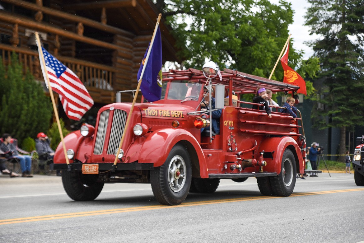 The Troy Volunteer Fire Department&#146;s &#147;Ol&#146; No. 1&#148; lead out the firetrucks from Troy, Bull Lake and McCormick volunteer departments in the 4th of July Parade for Troy&#146;s Old Fashioned 4th of July Thursday. (Ben Kibbey/The Western News)