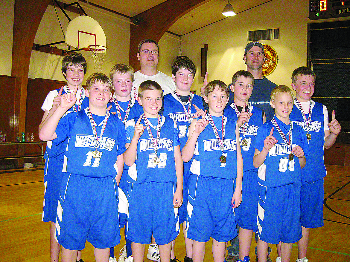 The 2009 sixth grade hoops champions.