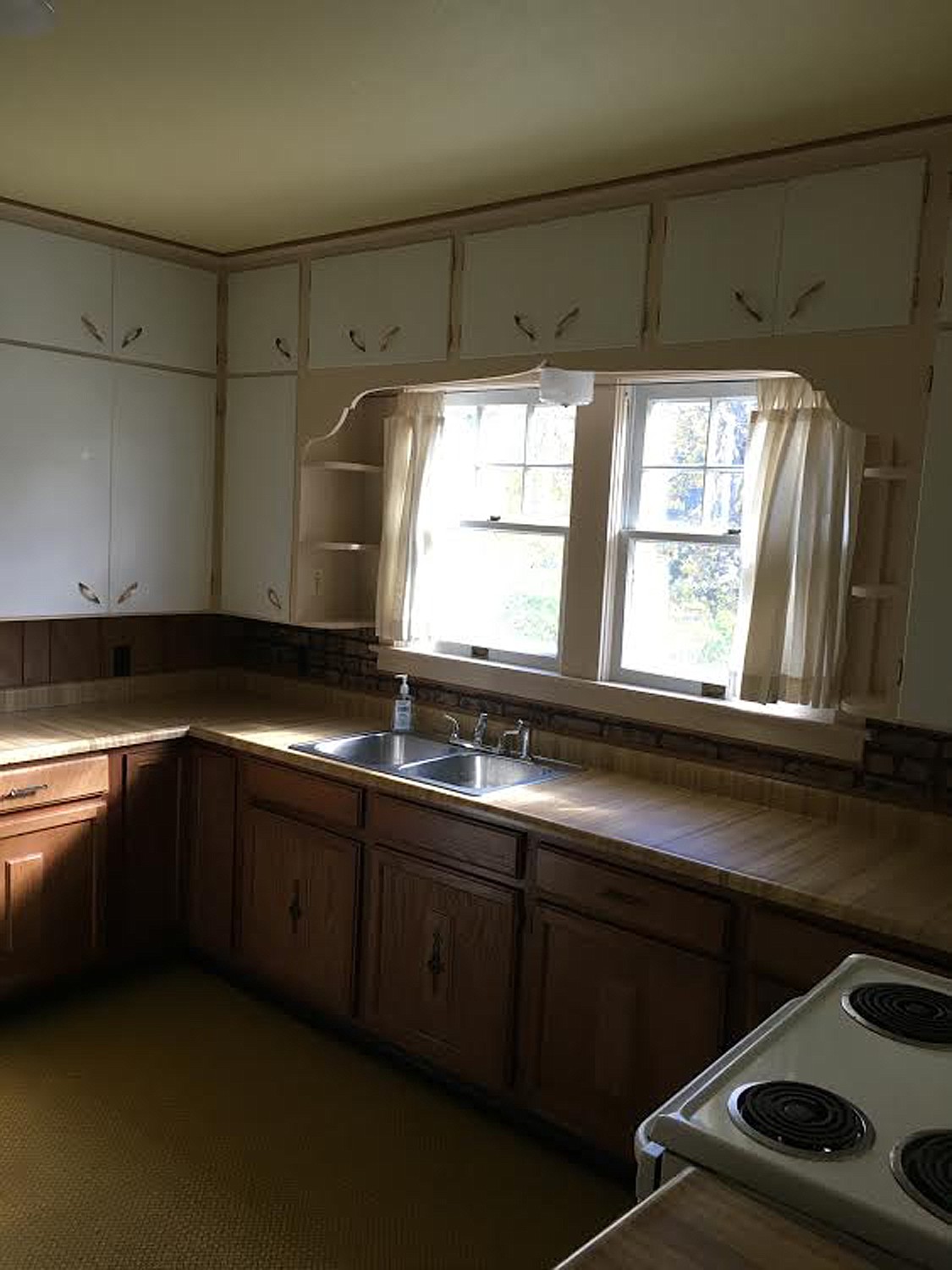 The kitchen of the Nelson&#146;s historic Kalispell home is pictured prior to their renovation. (Courtesy of Ryan Nelson)
