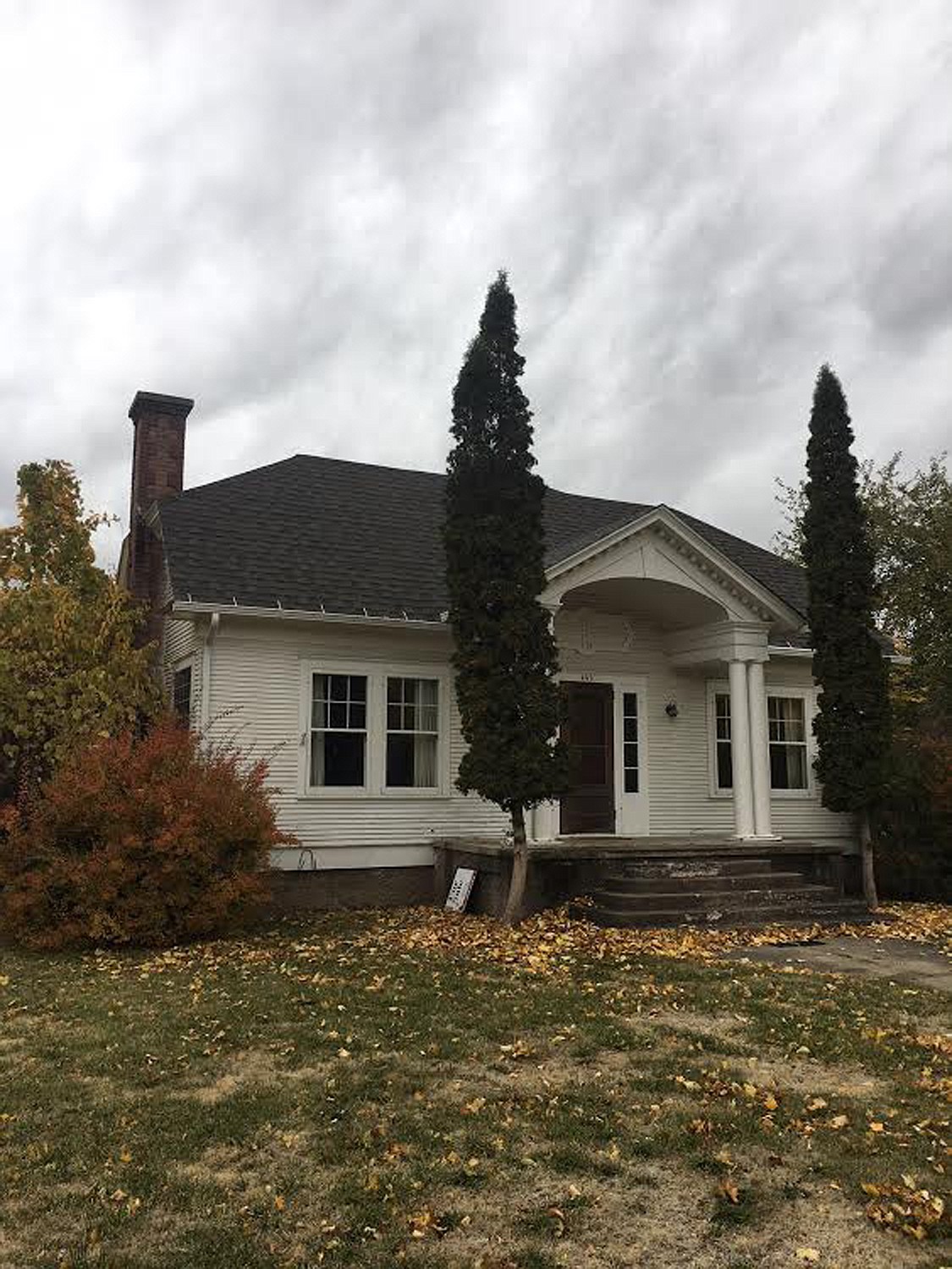 The exterior of the Nelsons home is pictured prior to their renovation. (Courtesy of Ryan Nelson)