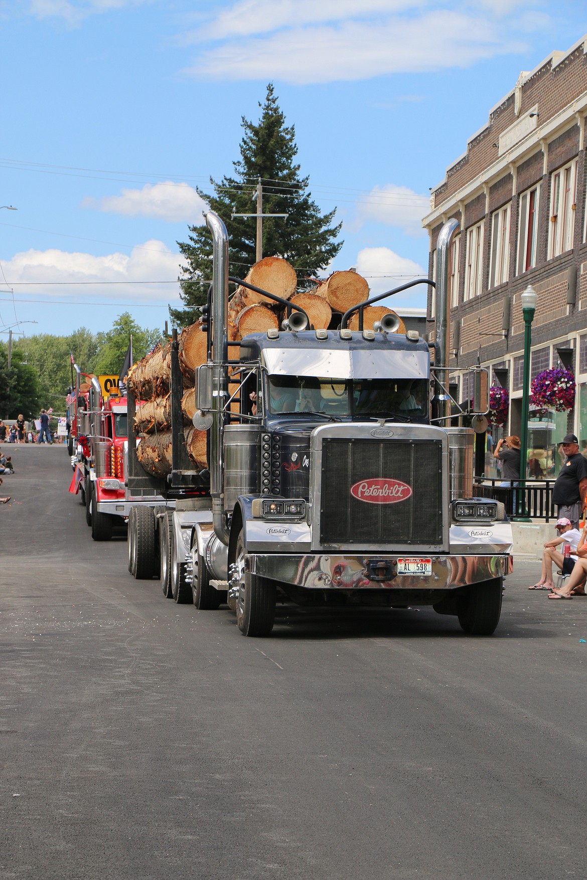 (Photo by CAROLINE LOBSINGER)
A log truck makes its way down the street during the 2019 Priest River Timber Days parade on Saturday.