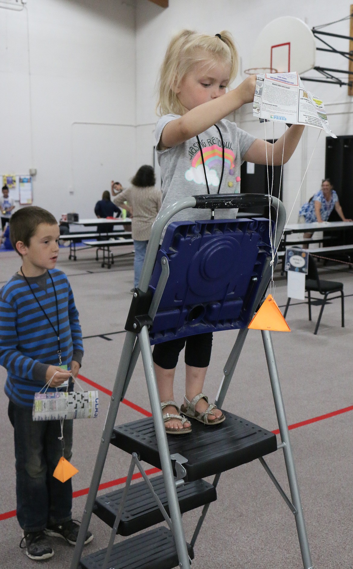 (Photo by MARY MALONE)
Idaho Hill Elementary hosted a summer STEAM event, the Space Ranger Academy, on July 18 with five space-related stations of activities for the kids to enjoy, inluding making parachutes at the &#147;Landing on Mars&#148; station.