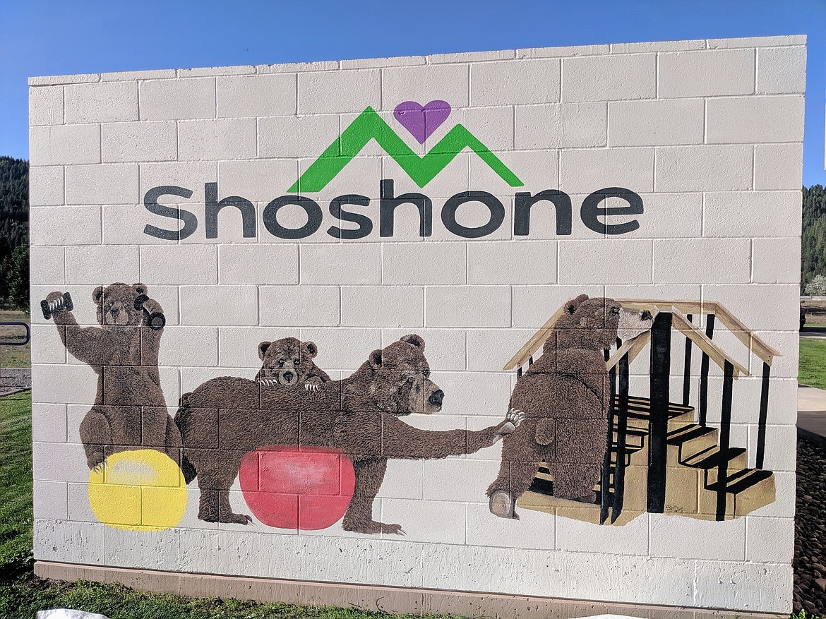 Photo by CHANSE WATSON
For the mural, Shelley Petritz combined her love of painting bears with her physical therapy experiences at the Wellness Center.