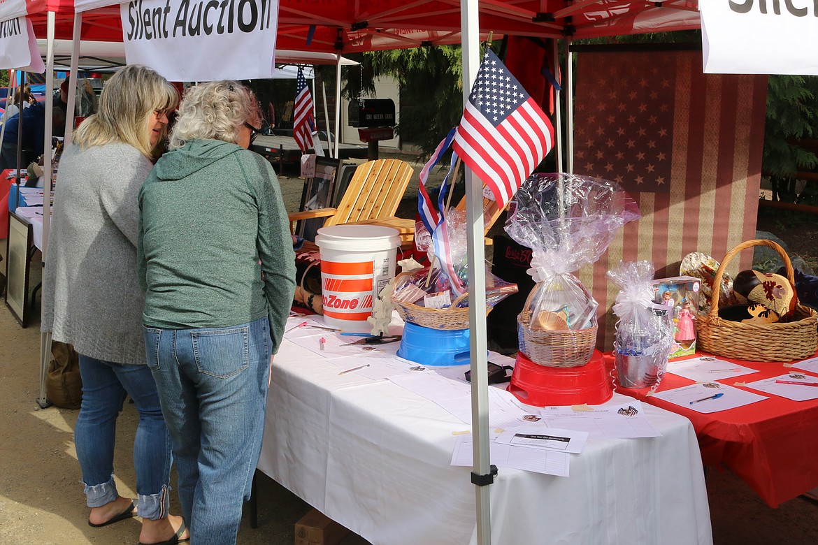 Photo by HECTOR MENDEZ JR.
There was a large variety of items for the silent auction.