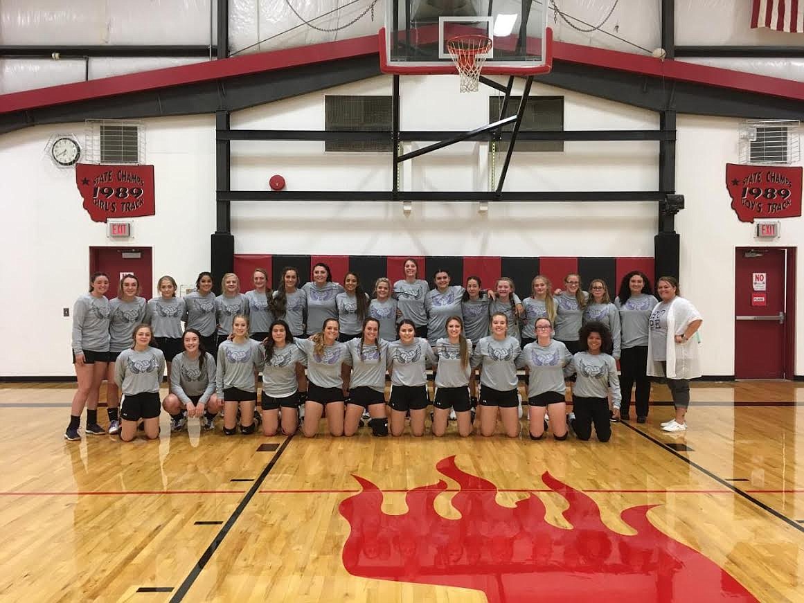 THE PLAINS and Hot Springs Teams sporting their warm-up jerseys in suport of a local girl with rare and incurable cancer. (John Dowd/Clark Fork Valley Press)