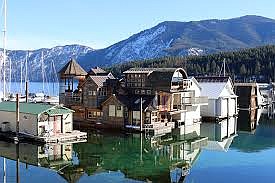 A healthy percentage of Bayview&#146;s small population lives on houseboats on Lake Pend Oreille, comprising one of the largest floating communities in the state.