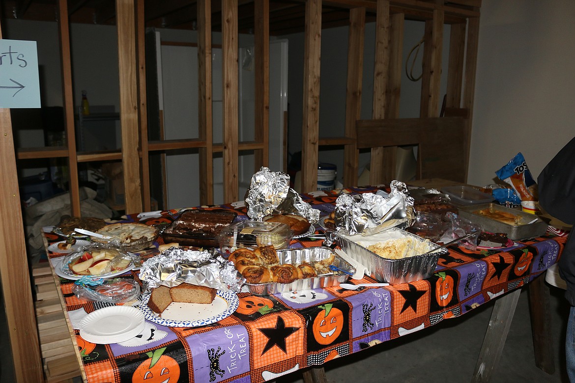 Photo by MANDI BATEMAN
The goody table was filled with deserts and baked goods that people brought in.