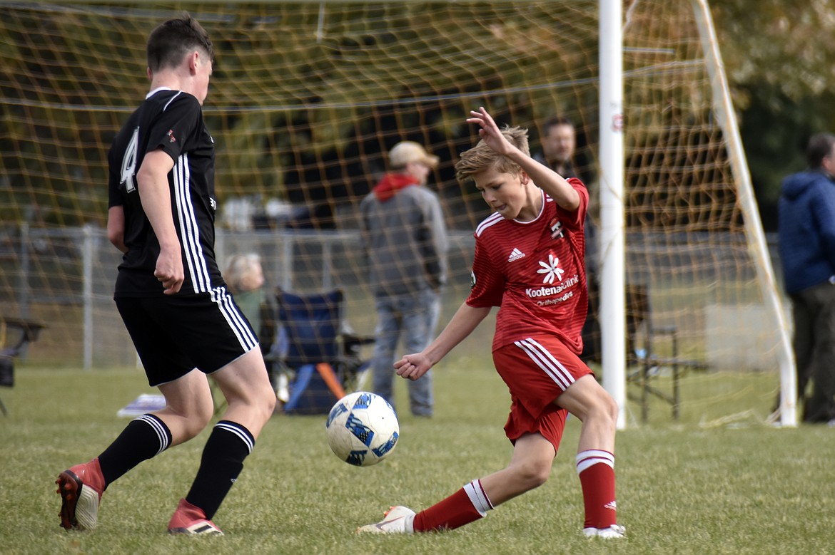 Photo by SUZI ENTZI
The Timbers North FC 06 Boys Red soccer team fell to the 3RSC B06 on Saturday 3-1. Kai Delio had the lone goal for the Timbers, and Braden Latscha had the assist. On Sunday the Timbers tied 3-3 with Washington Premier FC. Connor Jump and Kai Delio each had 1 goal for the Timbers. Jacob Molina had 1 goal and 1 assist. Max Entzi and Connor Mongan each had 1 assist. Braden Latscha was in goal for both Timbers games. Pictured above is Aidan Rice, right.