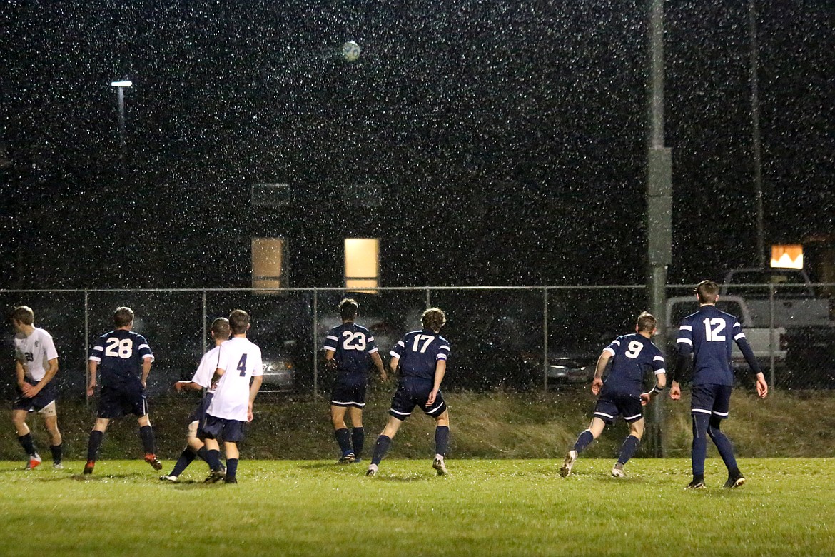 Photo by MANDI BATEMAN
The snow did not deter the Badgers.