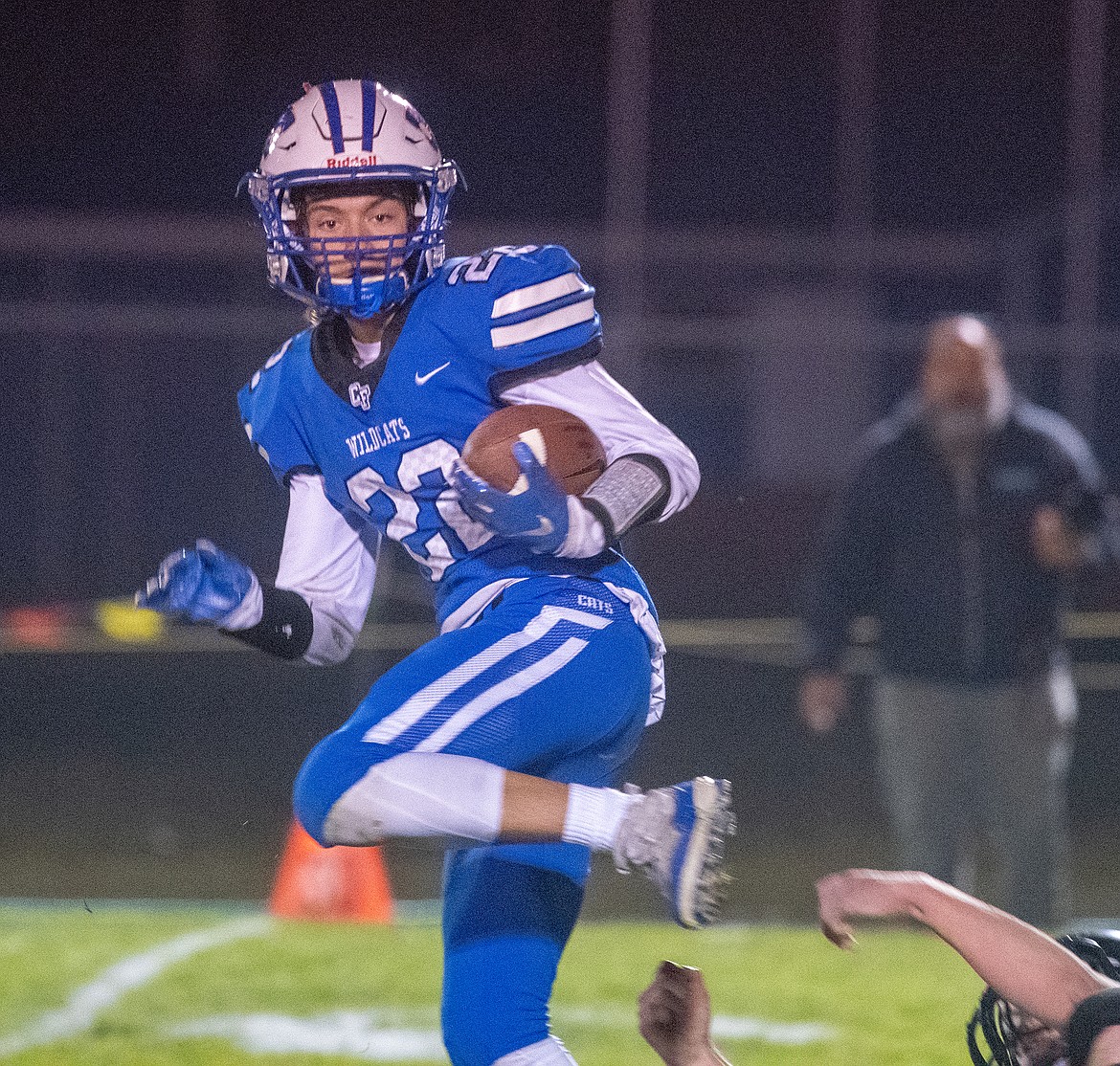 Jaxon Heinz avoids a Corvallis defender.