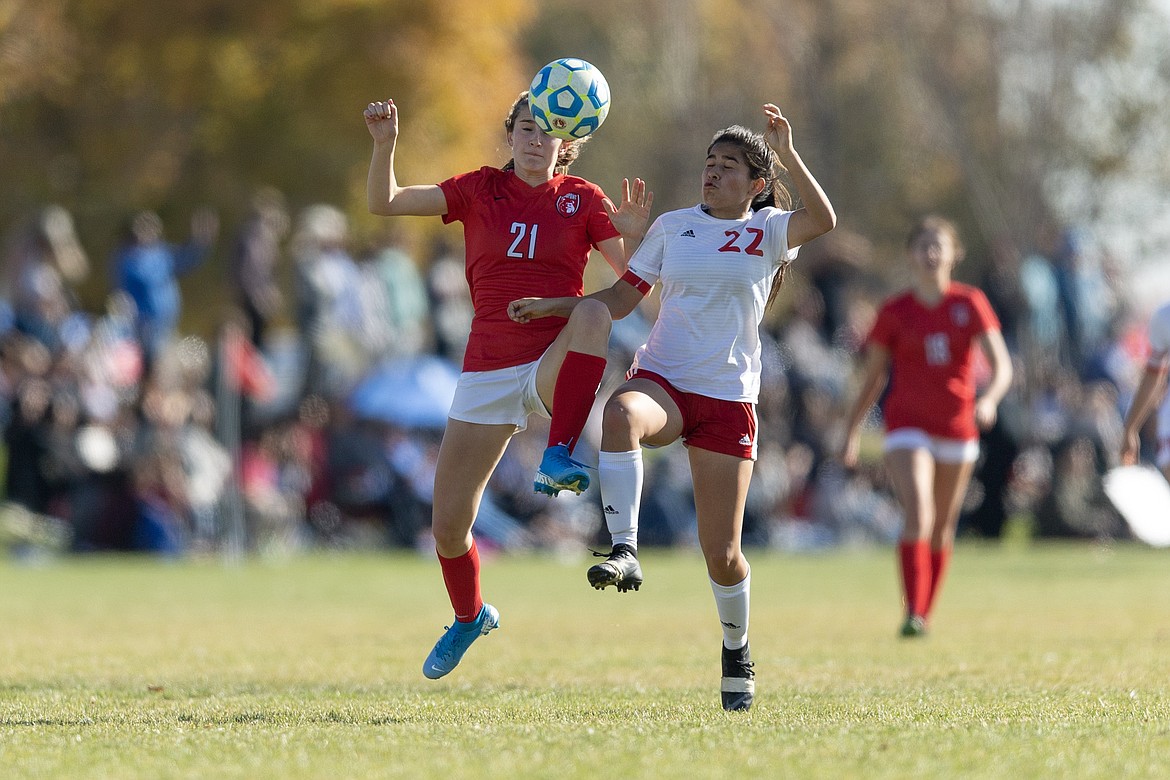 (Photo courtesy of JASON DUCHOW PHOTOGRAPHY)
Sophomore midfielder Piper Frank heads the ball during the game Thursday at Brothers Park.