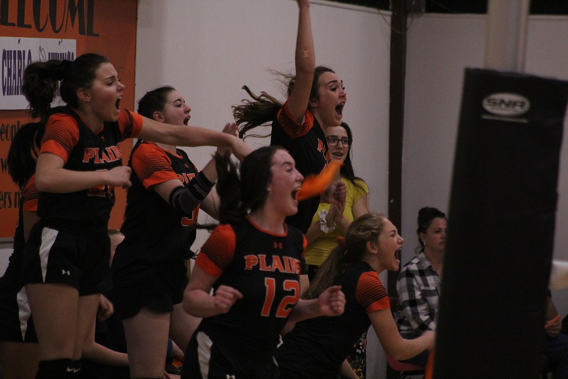 THE PLAINS volleyball girls cheering from the sidelines for their team last Thursday. (John Dowd/Clark Fork valley Press)