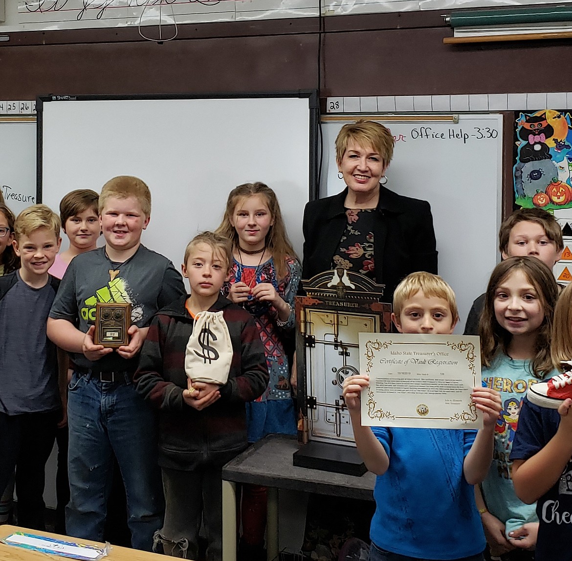 State of Idaho Treasurer Julie Ellsworth visits fourth and fifth graders.