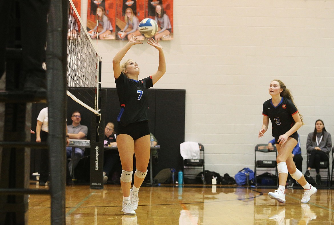 Coeur d&#146;Alene High&#146;s Courtney Garwood sets the ball to a teammate during an Idaho state 5A volleyball tournament match against Timberline.