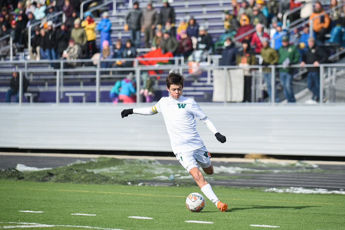 Ian Lacey fires a pass during the Bulldogs&#146; 4-0 state title win over Laurel . (Daniel McKay/Whitefish Pilot)