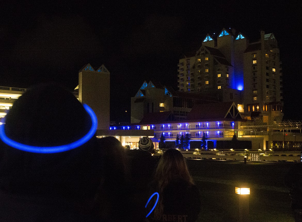 LOREN BENOIT/Press file
Bystanders watch as The Coeur d&#146;Alene Resort switches to blue lights for Type 1 Diabetes Week in this 2016 photo. The fourth annual Light up the Town Blue event is Wednesday.