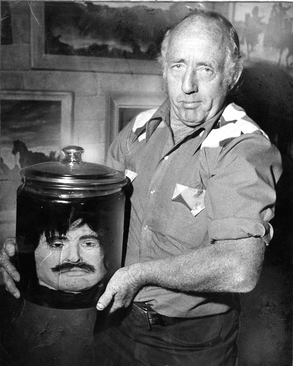 Photo by PETER BRINIG/SAN FRANCISCO CHRONICLE
Walter Johnson holding a jar, supposedly containing the head of outlaw Joaquin Murrieta (1980).