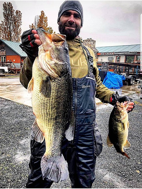 Record largemouth bass hooked by Post Falls man in Cave Lake