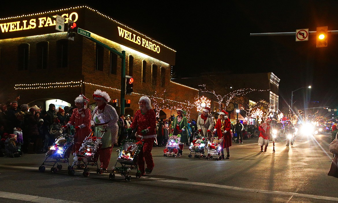 The Red Hot Mamas make their way down Sherman Avenue during the Holiday Parade. (LOREN BENOIT/Press)